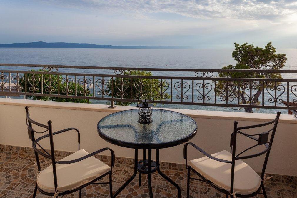 Apartmani Mirona - Tucepi Luaran gambar